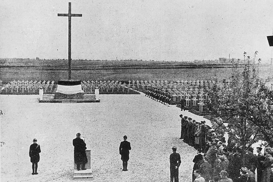 Einweihung des Cimetière d'Honneur (Ehrenfriedhof) 